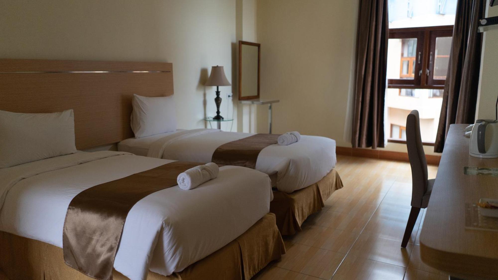 Revayah Hotels Рутенг Екстериор снимка