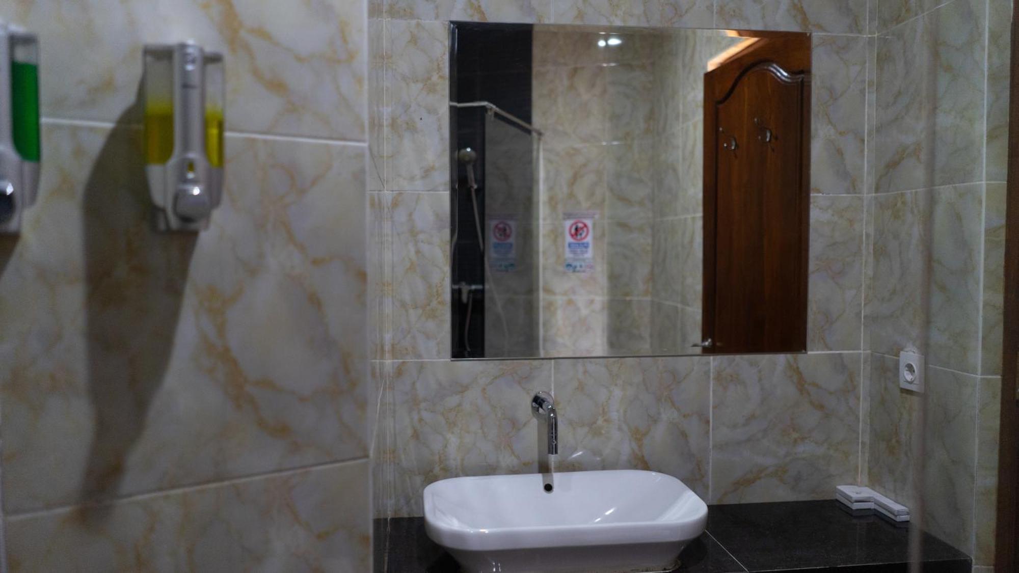 Revayah Hotels Рутенг Екстериор снимка